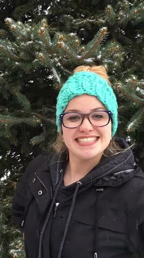 How to Wear a Messy Bun Hat