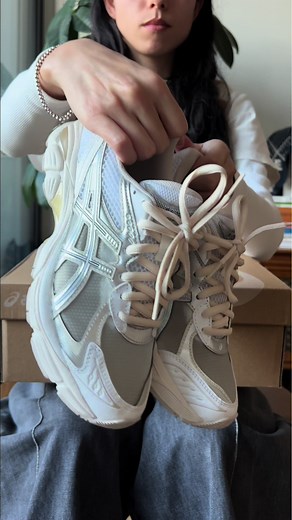 shoe gal (@shoe__gal) - Unboxing the Above the Clouds x ASICS GT2160 Collab Sneakers