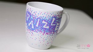 HOW TO MAKE... DIY Personalized Mug. Perfect idea for gifts DIY >> https://howdoesshe.com/diy-personalized-mug-that-wont-wash-off/ | HowDoesShe