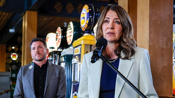 Smith announces $100 energy rebate for millions of Albertans