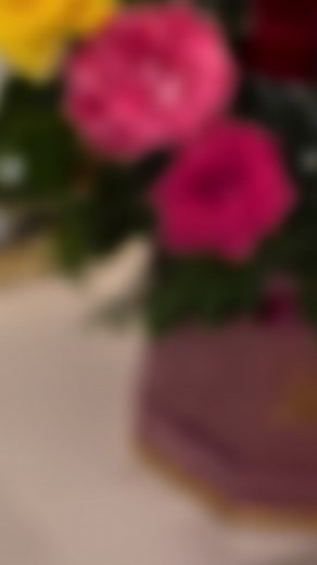 🌸✨ Bienvenue dans mon univers ✨🌸 Parce que chaque événement mérite d’être unique et inoubliable, je mets tout mon savoir-faire au service de vos plus beaux moments 💍. Je vous propose un service complet et raffiné pour sublimer vos fêtes : 👗 Caftans élégants et haut de gamme 🍯 Gâteaux traditionnels algériens, préparés avec passion 🎂 Layer cakes modernes et gourmands 🌸 Bouquets de fleurs délicats et raffinés 🍇 Couffins de fruits joliment présentés Chaque détail est pensé pour émerveiller v