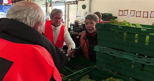 VIDÉO - La Banque alimentaire en première ligne face à la précarité, "la base, c’est d’aider l’homme à se restaurer" - ICI