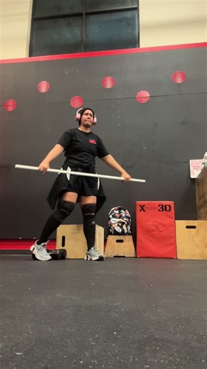 Did Vault 23 street parking every 2 mins to complete 10 alternate DB step ups, 10 alternate single DB snatch to complete within 2 mins. Add 2 reps for every 2 mins as well on the DB snatch