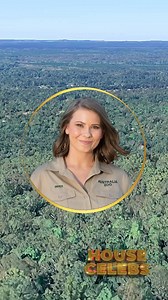 🌿 Bindi Irwin’s Rumored Landsborough Retreat – $1.2 Million Australian Estate 🐨✨ A few years ago, Bindi Irwin and Chandler Powell were reportedly interested in a spacious $1.2 million estate near Australia Zoo — a 38-acre property in Landsborough, Australia. However, it was never publicly confirmed whether they officially purchased it. The property often linked to the couple features 5 bedrooms, 3 bathrooms, and sits on 15.41 hectares, making it an ideal match for the Irwin family’s nature-cen