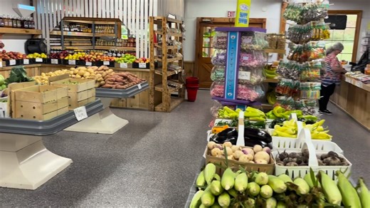 ❤️ 🍎 THE BIG RED APPLE SHED IS ALWAYS STOCKED FULL OF YOUR FRESH FAVS. WE ARE OPEN DAILY 9AM-6PM. COME ON IN! 👀 📍594 HWY 126 BRISTOL,TN. ☎️ 423.217.0194 | The Big Red Apple Shed