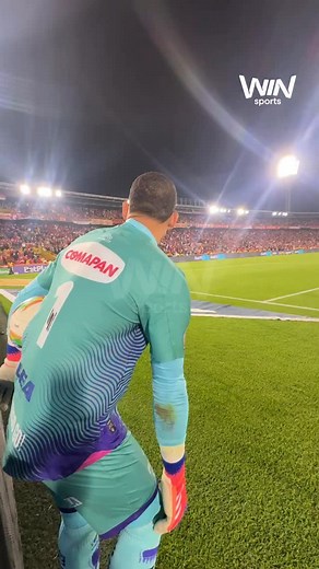 74K views · 4.5K reactions | 女⚽¡HAT-TRICK DE HUGO RODALLEGA! El delantero tuvo una noche soñada y este fue su tercer gol en la victoria de Santa Fe 3 a 0 sobre Fortaleza en la fecha 2 del cuadrangular B de #LALIGAxWIN. | Win Sports | Facebook