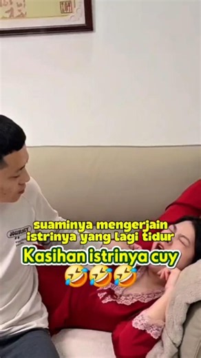 Suaminya Mengerjain Istrinya Yang Lagi Tidur