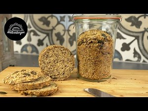 Dieses Atombrot m Glas backt meine polnische Familie gerade täglich, um sich vorzubereiten