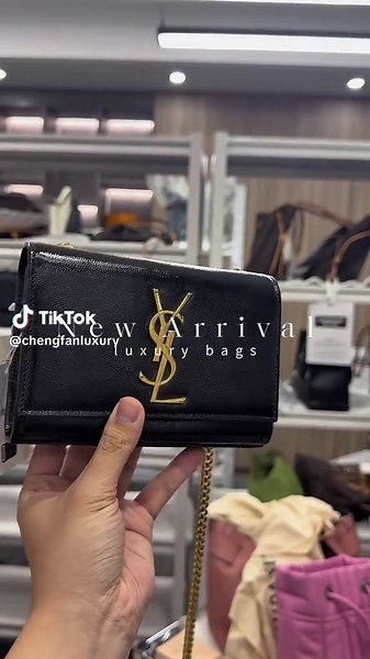 Luxury Bag Comparison: Louis Vuitton vs Chanel – Which Designer Bag to Choose