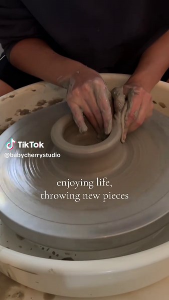 Exploring Bisque Pottery: Techniques and Relaxation
