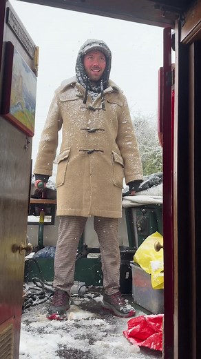 Living Full Time on a Boat: Navigating the Reality of Boat Life