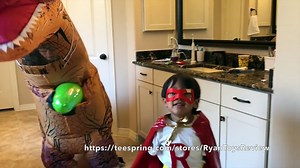 SUPERHERO KID RYAN TOYSREVIEW LIMITED EDITION T-SHIRT Family Fun For Kids Egg Surprise Toys-hSo9u-VY