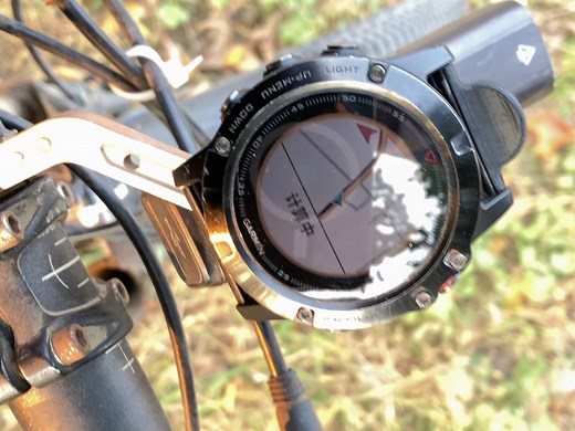 佳明飞耐时5x手表骑行中离线导航回起点，秒计算，竟然不卡？相比泰铁时竟然碾压级别流畅，是芯片算力问题么