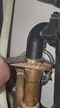 💧 Leaking Garbage Disposal? Quick Fix! 💧