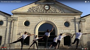 Les collégiens de Jules Verne réinterprètent Calogero dans les plus jolis coins d'Angoulême