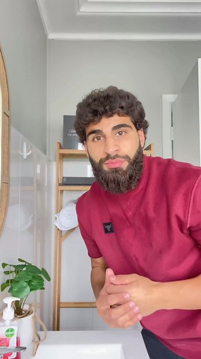 The Grooming Lab co on Instagram: "4 Steps to a Fuller, Healthier Beard: The Ultimate Beard Growth Guide! Struggling with a patchy beard? Follow these tips to nourish and strengthen your facial hair! Twice a week exfoliate, use a derma roller, and moisturize with beard oil. Your beard will thank you! 💪🧔 Shop now via link in bio or at www.thegroominglab.co #beardcare #exfoliate #washyourbeard #shower #strengthen #patchybeard #dermaroller #beardoil #moisturize #beardgrowth"