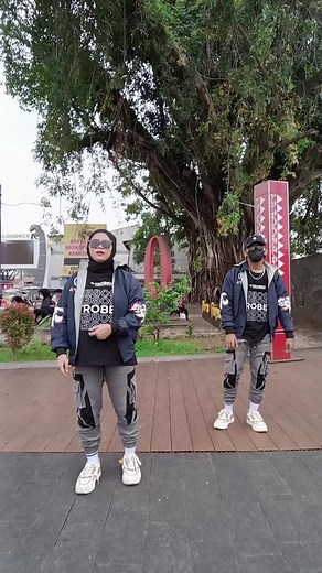 Tari Nainowalene: Gerakan Arab yang Menakjubkan