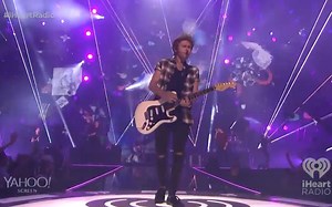 【五人时期】One Direction - Best Song Ever (Live at iHeartRadio Music Festival) 2014