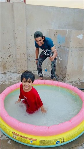 Floating Pool Party 💦|