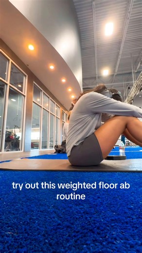 try out this floor ab routine ! routine: weighted suitcases - 3 x 15 weighted toe touches - 3 x 20 weighted russian twist - 3 x 20 weighted leg raises- 3 x 20 burns so good! give it a try ! #fyp #foryoupage #workout #abroutine #abworkout