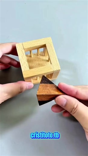 Pyramid Puzzle: Sinasalungat ang Loob ng Kahon