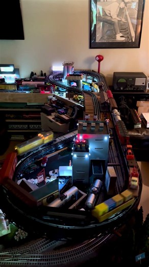 Lionel old school model train on the upper loop of track #modeltrains #ogaugetrains #ogauge