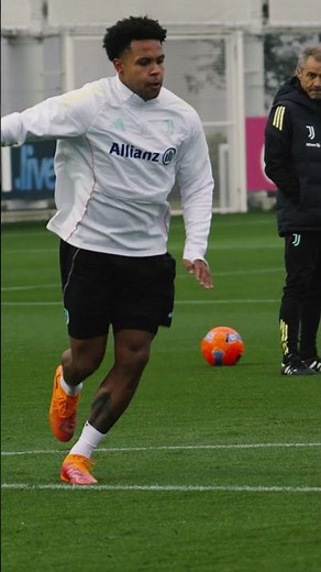 Watch JUVENTUS TRAINING before Fiorentina Battle!! ❤️👊🏻 #football #soccer