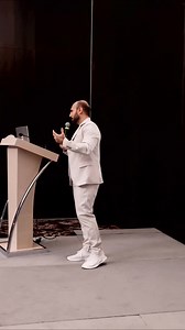 Design and Code Forum on Instagram‎: "جانب من محاضرة الهوية البصرية وإدارة مواقع الويب، قدمها نور حمصي وأثارت اهتماماً كبيراً من الحضور بفضل الأفكار والأمثلة العملية التي تم استعراضها"‎