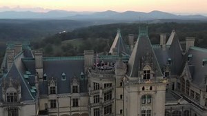 From speciality house tours to food and wine experiences, there is a long list of things to do at Biltmore! Make the most of your visit with these suggested itineraries based on your interests. #Biltmore Plan your visit: http://ow.ly/Jjsv50wmKH5 | Biltmore