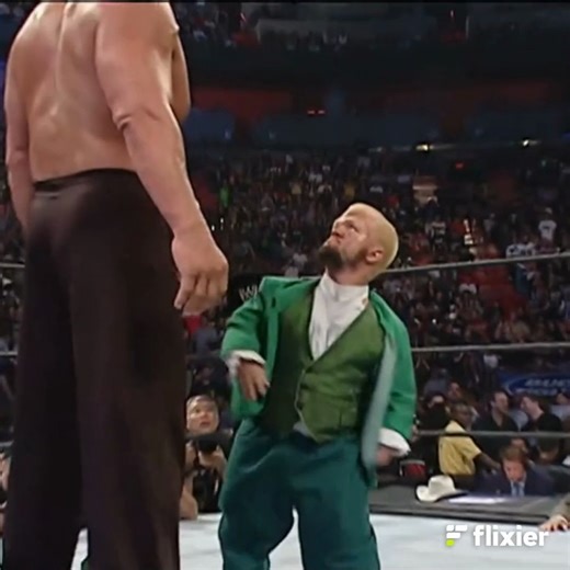 The Great Khali against… Hornswoggle? One of WWE’s biggest stars took on one of WWE’s smallest at Su