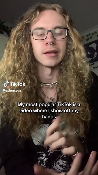 Guys they’re not short #fyp #alt #alttiktok #hands #fingers #xybca #tiktok