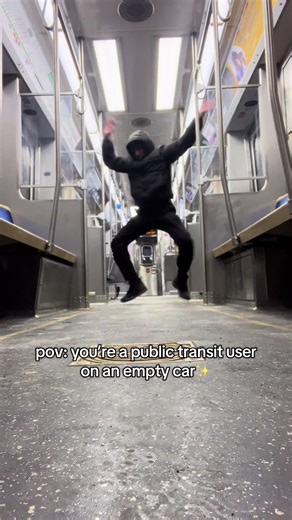 Maybe I let my intrusive thoughts win💀 #commuterlife #publictransport #transit #chicago #fyp @Chicago Transit Authority