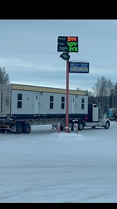 ALASKA🇺🇸:2 Oversized Haulers Rolling Up To DeadHorse Prudhoe Bay #fbreels #truckers #TruckersLife #hauling #followers #everyone #allnatural #people #highlights #highlightseveryone #snowday #wintertime #transportation #InGodWeTrust #GodsProtection #Alaska #AmaZing #driving #drivers #photographyislife | Alicia Miller Videos & Photography