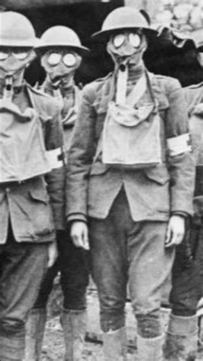 WW1 Uniforms | From Color to Camouflage