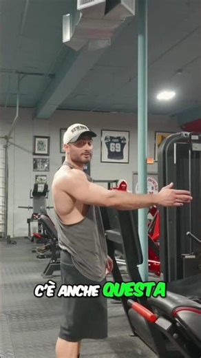 La Palestra è piccola? Guarda Quanta Attrezzatura C'è! #shorts