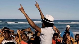 2010年世界杯可口可乐宣传主题曲《Wavin' Flag》 旗开得胜