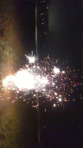 Huge Crackling Fountain 😱😮 #mrpyromanager #fireworks #pyrotechnica #pyro #eventpyrotechnik #feuerwer