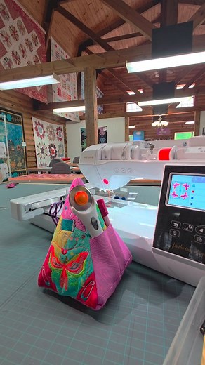 Today's embroidery class created pin cushions using this fabulous design from @swpea.machineembroiderydesigns | Block Therapy Quilt Shop