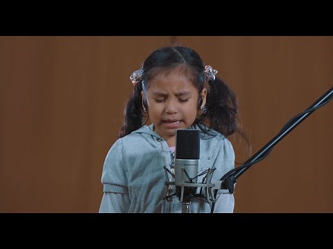 Abres Camino ( Milagroso ) ( Aquí Estás ) / Sinach - Way Maker ( Cover ) / Niña Cantando