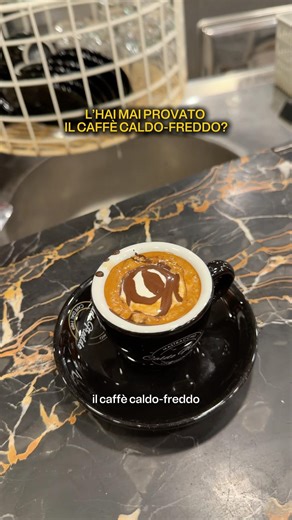 #gifted X @caffe_caldofreddo Ai #quartierispagnoli è nato il #caffè caldo-freddo ❤️