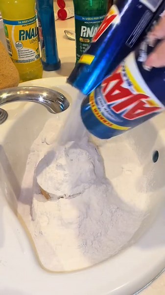 Creative Powder Play Techniques for Clean Homes