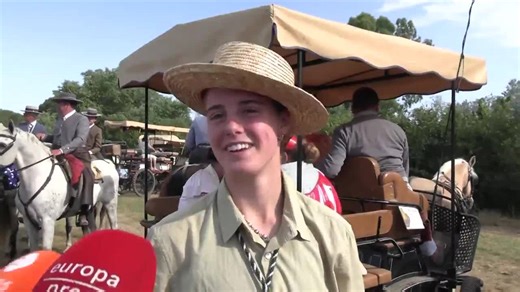 Naia Ocio, la hija de Aitor Ocio y Laura Sánchez, se bautiza en El Rocío | El Correo