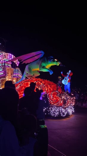 Disney Starlight Parade! #magickingdom #waltdisneyworld #parade #florida @Disney Parks