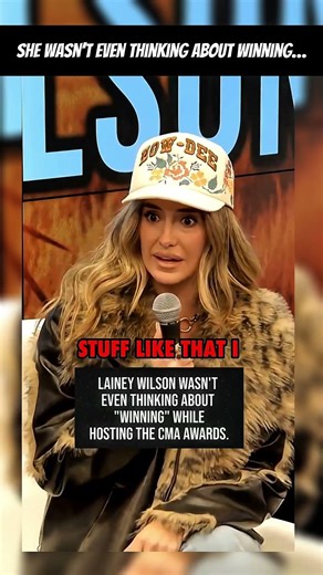 Lainey Wilson on Hosting the CMAs Without Thinking About Winning 😅 #podcast #shorts #viralshorts