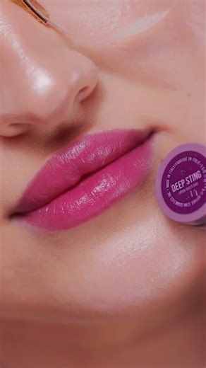 Jeffree Star Cosmetics on Instagram: "Irresistible Softness. Endless Hydration. Intense Shades. Supreme Shine. Have you tried our Shiny Trap Lipstick yet? 👀🦂💋⁠ ⁠ Available in 7 Shades ⤵️⁠ 🤎 Pomeranian Kiss⁠ 🐫 Camel Humps⁠ ❤️‍🔥 Hot Devotion⁠ ♏️ Deep Sting⁠ 🦂 Scorpio⁠ 💫 Gardening in Mayhem⁠ ❣️ Loyalty > Everything⁠ ⁠ 📹️ @lamario.makeup ⁠ ⁠ #jeffreestarcosmetics #jeffreestar #shinytrap #lipstick #scorpio"