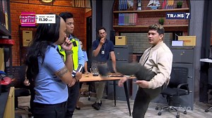 2.8M views · 43K reactions | Belajar Silat bareng Iko Uwais nihh, Komandan maju paling depan. #LaporPakTRANS7 | TRANS7 | Facebook