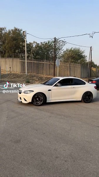 BMW M2 vs 325is: Which Car to Choose?