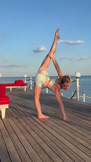 Yoga and stretch ! 🧘‍♀️ #shorts #yoga