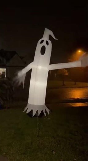 Hilarious Inflatable Ghost Flails Wildly in Heavy Wind | Halloween Storm