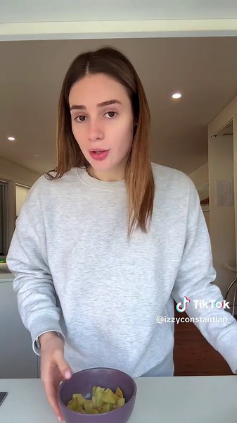 Quick and Easy Stewed Apples Recipe in 2 Minutes